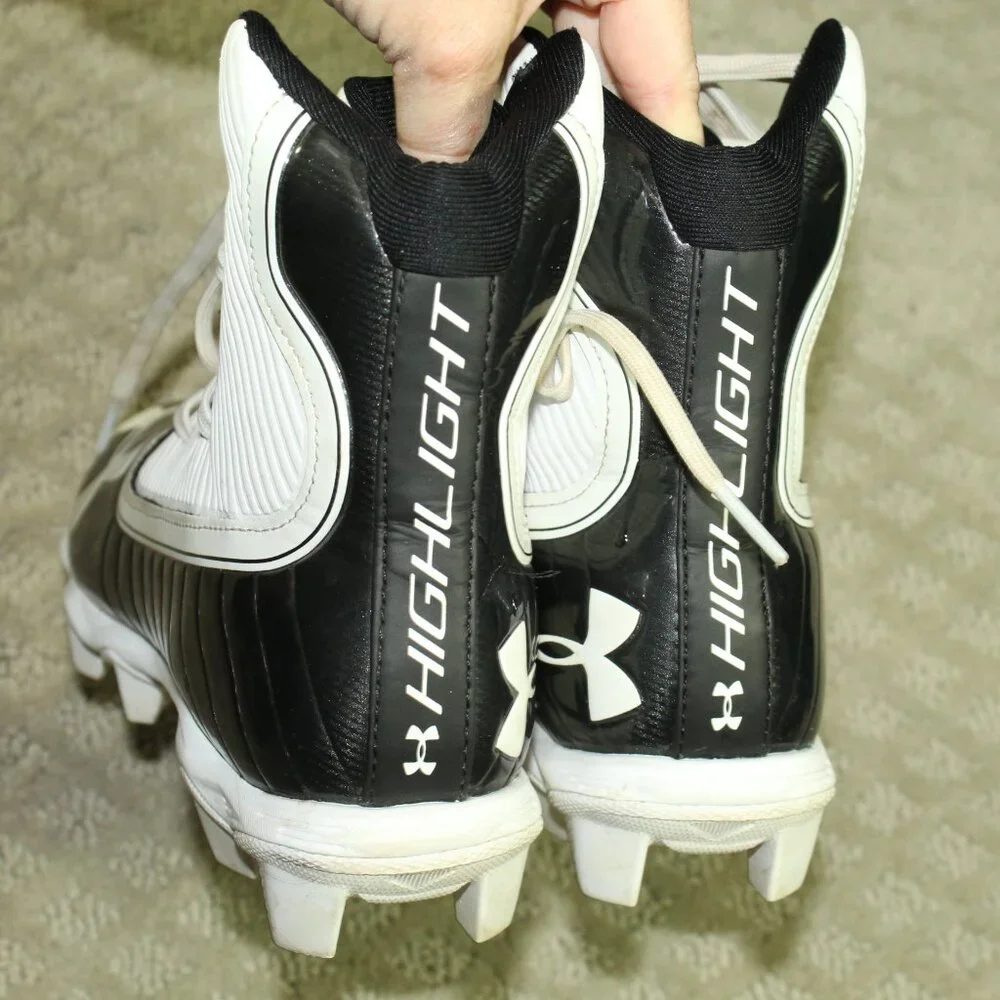 Under Armour Boy’s Youth 5Y Highlight RM JR White Football Cleats 3021201-002